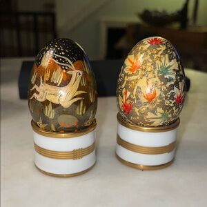 Set of 2 Vintage Russian Hand Painted Lacquered Eggs EEEUC